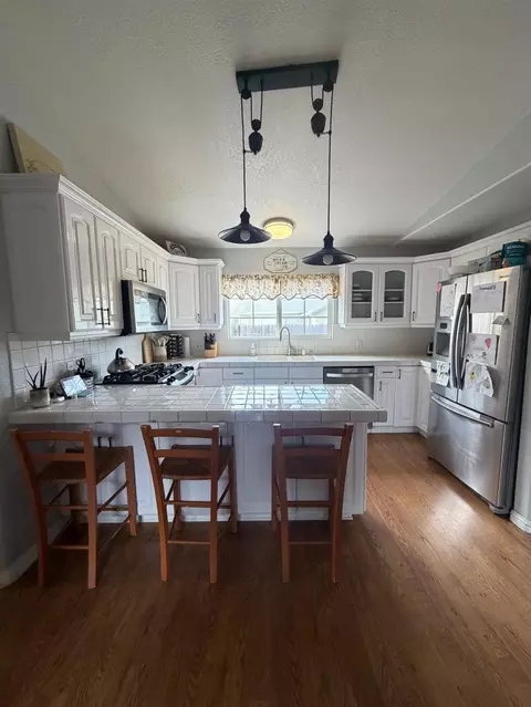 Kitchen - 5712 E Jahant Rd, Galt, CA 95632 photo 2 of 2