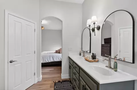 Bath - 970 Monterey Way, Plumas Lake, CA 95961 photo 6 of 6
