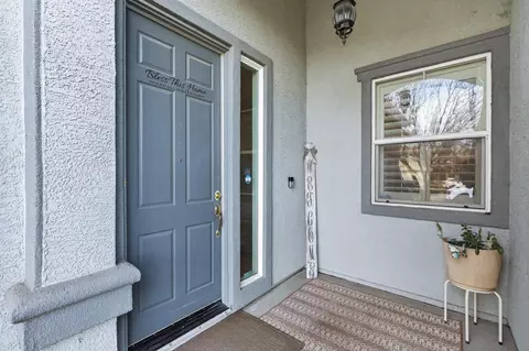 Entry Way - 970 Monterey Way, Plumas Lake, CA 95961 photo 1 of 3
