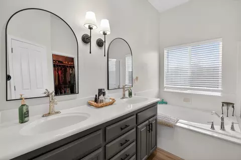 Bath - 970 Monterey Way, Plumas Lake, CA 95961 photo 3 of 6