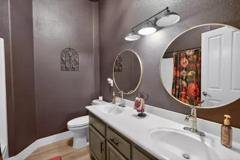 Bath - 970 Monterey Way, Plumas Lake, CA 95961 photo 1 of 6