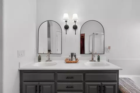 Bath - 970 Monterey Way, Plumas Lake, CA 95961 photo 4 of 6