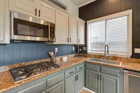 Kitchen - 970 Monterey Way, Plumas Lake, CA 95961 photo 4 of 7