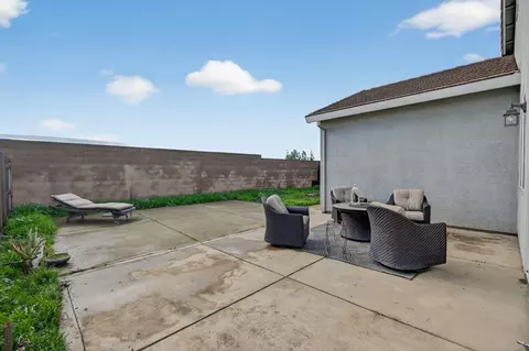 Exterior - 970 Monterey Way, Plumas Lake, CA 95961 photo 4 of 5