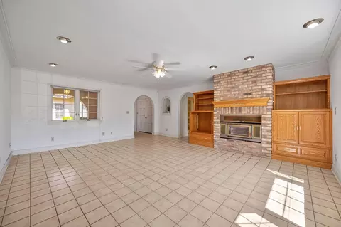 Living - 3557 Bankhead Rd, Loomis, CA 95650 photo 2 of 8