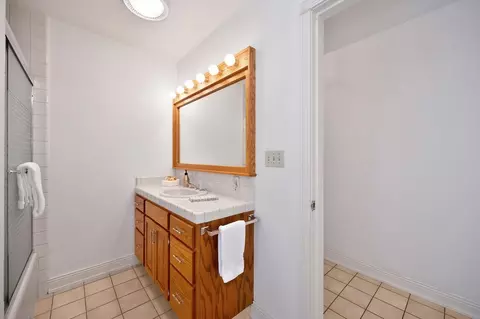 Bath - 3557 Bankhead Rd, Loomis, CA 95650 photo 1 of 6