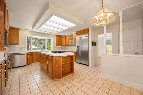 Kitchen - 3557 Bankhead Rd, Loomis, CA 95650 photo 4 of 10