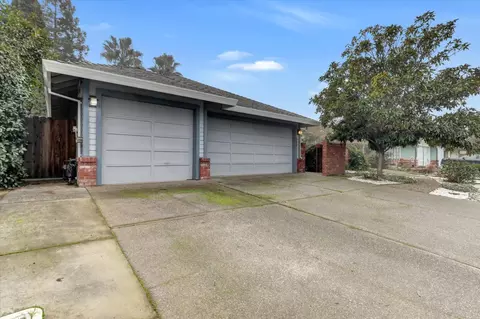 Exterior - 5316 Engle Rd, Carmichael, CA 95608 photo 1 of 11