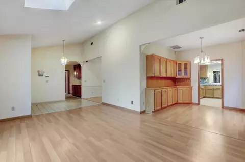 Living - 5316 Engle Rd, Carmichael, CA 95608 photo 3 of 7