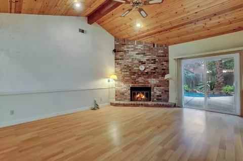 Living - 5316 Engle Rd, Carmichael, CA 95608 photo 6 of 7