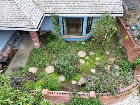 Exterior - 5316 Engle Rd, Carmichael, CA 95608 photo 5 of 11