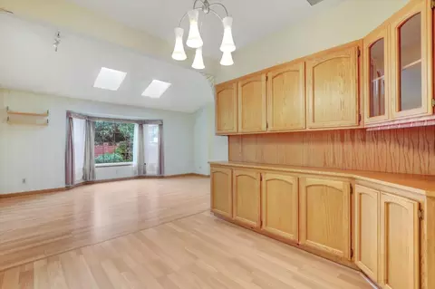 Living - 5316 Engle Rd, Carmichael, CA 95608 photo 4 of 7