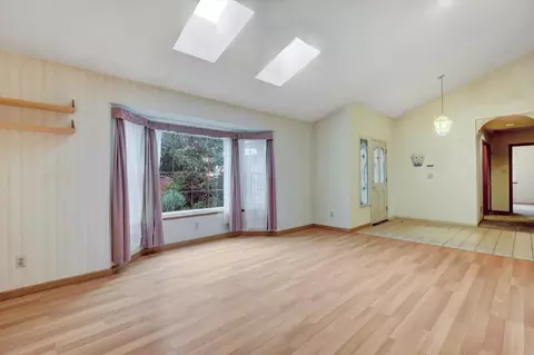 Living - 5316 Engle Rd, Carmichael, CA 95608 photo 2 of 7