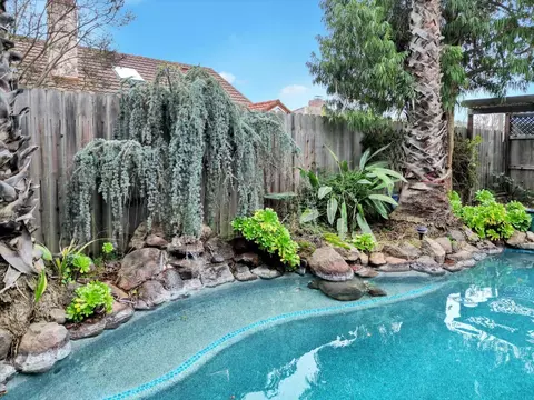 Exterior - 5316 Engle Rd, Carmichael, CA 95608 photo 7 of 11