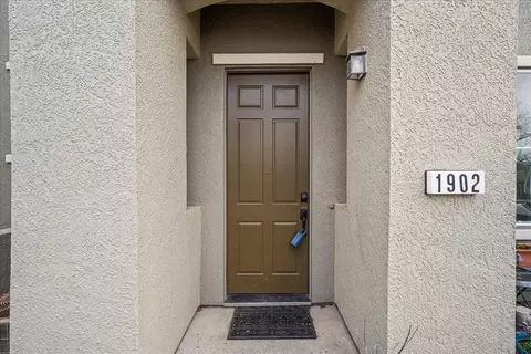 1902 Esplanade Cir, Folsom, CA 95630