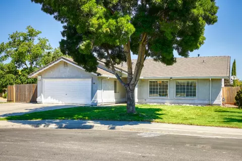 Exterior - 1637 Fantasy Ct, Modesto, CA 95351 photo 2 of 11