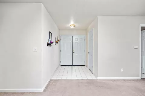 Entry Way - 1637 Fantasy Ct, Modesto, CA 95351 photo 2 of 3