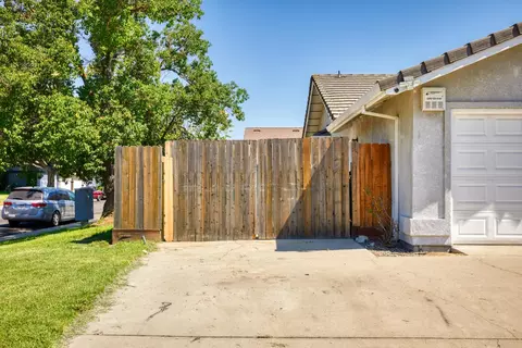 Exterior - 1637 Fantasy Ct, Modesto, CA 95351 photo 11 of 11