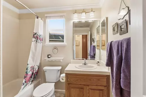 Bath - 6213 Canvasback Ct, Rocklin, CA 95765 photo 4 of 6