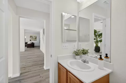 Entry Way - 1530 Maryclair Dr, Olivehurst, CA 95961 photo 7 of 18