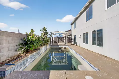 Exterior - 1530 Maryclair Dr, Olivehurst, CA 95961 photo 6 of 8