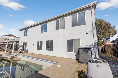 Exterior - 1530 Maryclair Dr, Olivehurst, CA 95961 photo 7 of 8