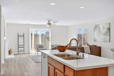 Kitchen - 1530 Maryclair Dr, Olivehurst, CA 95961 photo 4 of 4