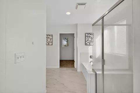 Entry Way - 1530 Maryclair Dr, Olivehurst, CA 95961 photo 16 of 18
