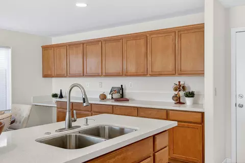 Kitchen - 1530 Maryclair Dr, Olivehurst, CA 95961 photo 2 of 4