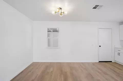 Living - 816 Dawn Dr, Modesto, CA 95350 photo 3 of 3