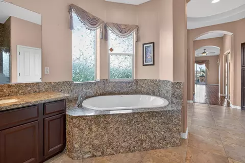 Bath - 9601 Stablegate Rd, Wilton, CA 95693 photo 7 of 13