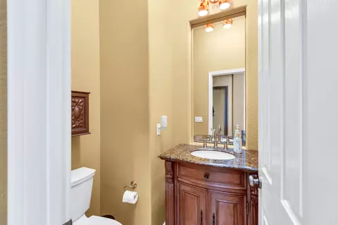Bath - 9601 Stablegate Rd, Wilton, CA 95693 photo 2 of 13