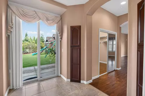Entry Way - 9601 Stablegate Rd, Wilton, CA 95693 photo 8 of 9