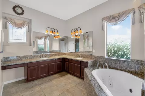 Bath - 9601 Stablegate Rd, Wilton, CA 95693 photo 5 of 13
