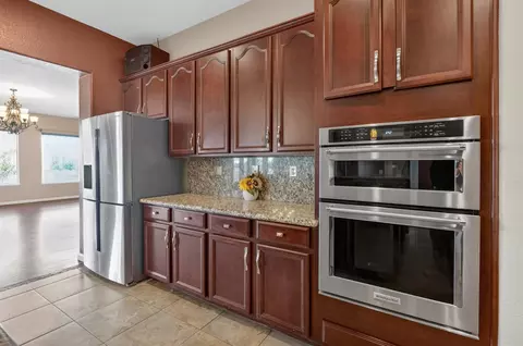 Kitchen - 9601 Stablegate Rd, Wilton, CA 95693 photo 5 of 10
