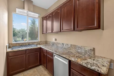 Kitchen - 9601 Stablegate Rd, Wilton, CA 95693 photo 9 of 10