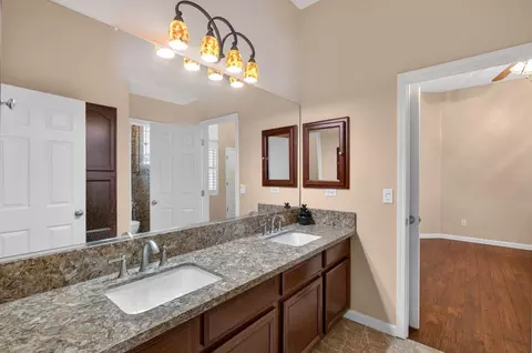 Bath - 9601 Stablegate Rd, Wilton, CA 95693 photo 11 of 13