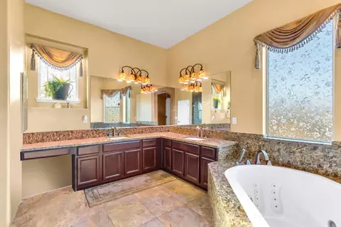 Bath - 9601 Stablegate Rd, Wilton, CA 95693 photo 4 of 13