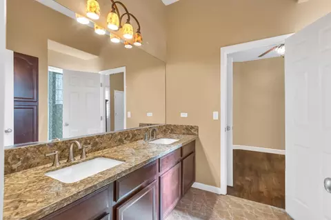 Bath - 9601 Stablegate Rd, Wilton, CA 95693 photo 8 of 13