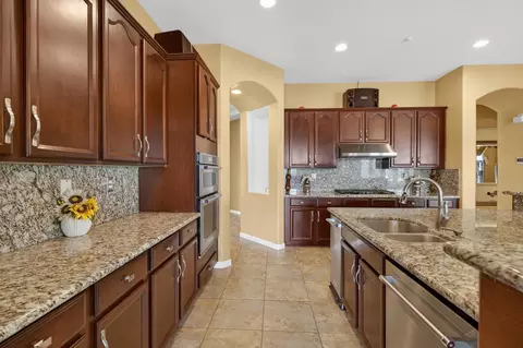 Kitchen - 9601 Stablegate Rd, Wilton, CA 95693 photo 3 of 10