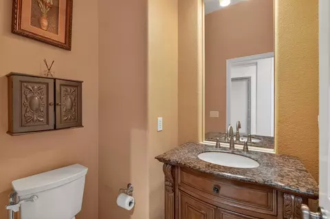 Bath - 9601 Stablegate Rd, Wilton, CA 95693 photo 1 of 13