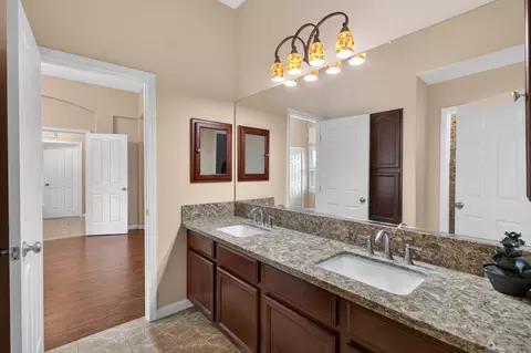 Bath - 9601 Stablegate Rd, Wilton, CA 95693 photo 9 of 13