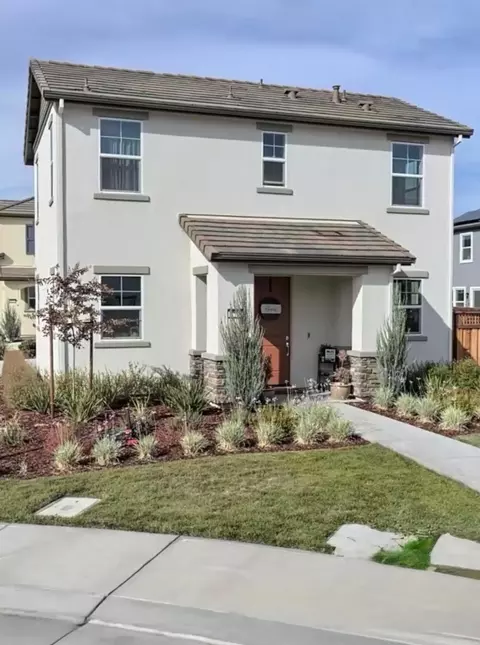 17997 Reunion Ct, Lathrop, CA 95330
