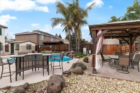 Exterior - 544 Glenbriar Cir, Tracy, CA 95377 photo 13 of 22