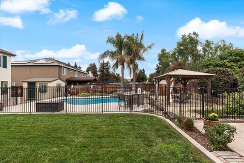 Exterior - 544 Glenbriar Cir, Tracy, CA 95377 photo 12 of 22