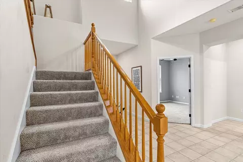 Entry Way - 544 Glenbriar Cir, Tracy, CA 95377 photo 7 of 12