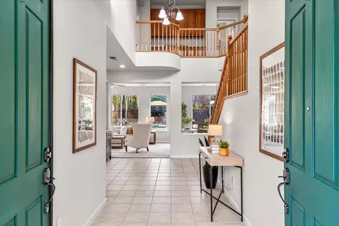 Entry Way - 544 Glenbriar Cir, Tracy, CA 95377 photo 1 of 12