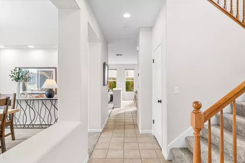Entry Way - 544 Glenbriar Cir, Tracy, CA 95377 photo 6 of 12