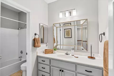 Bath - 544 Glenbriar Cir, Tracy, CA 95377 photo 5 of 5