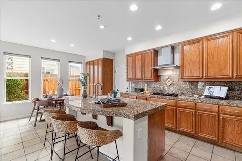 Kitchen - 544 Glenbriar Cir, Tracy, CA 95377 photo 1 of 8